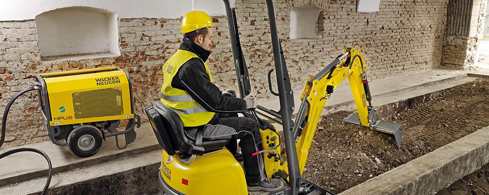 Kettenbagger Wacker Neuson 803 dual power und HPU8 Action baggern