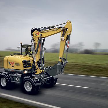 Mobilbagger Wacker Neuson EW100 Action Fahrt