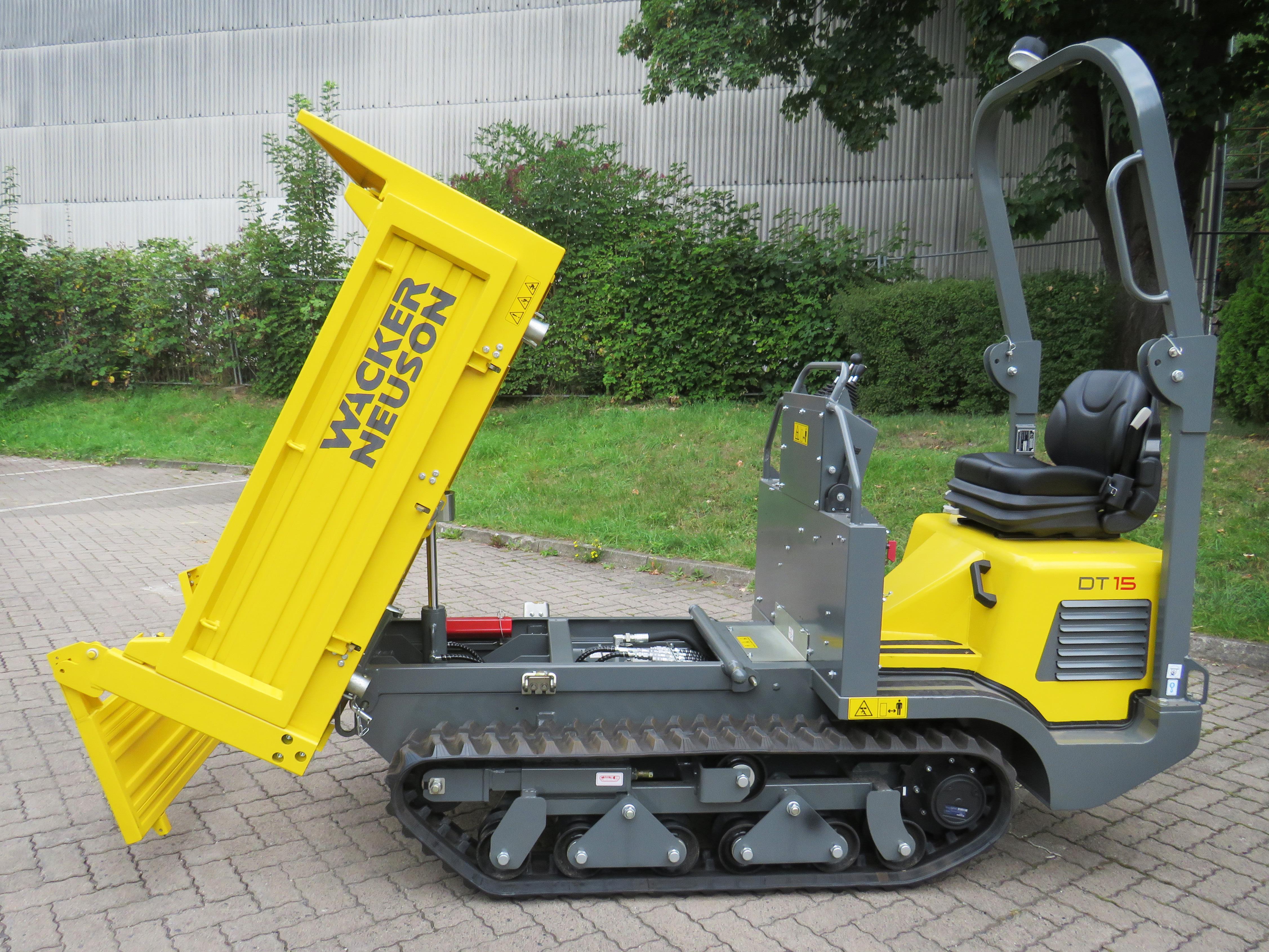 Kettendumper Raupendumper Dumper Wacker Neuson DT15 mit 3-Seiten-Kippmulde neu im Mietpark
