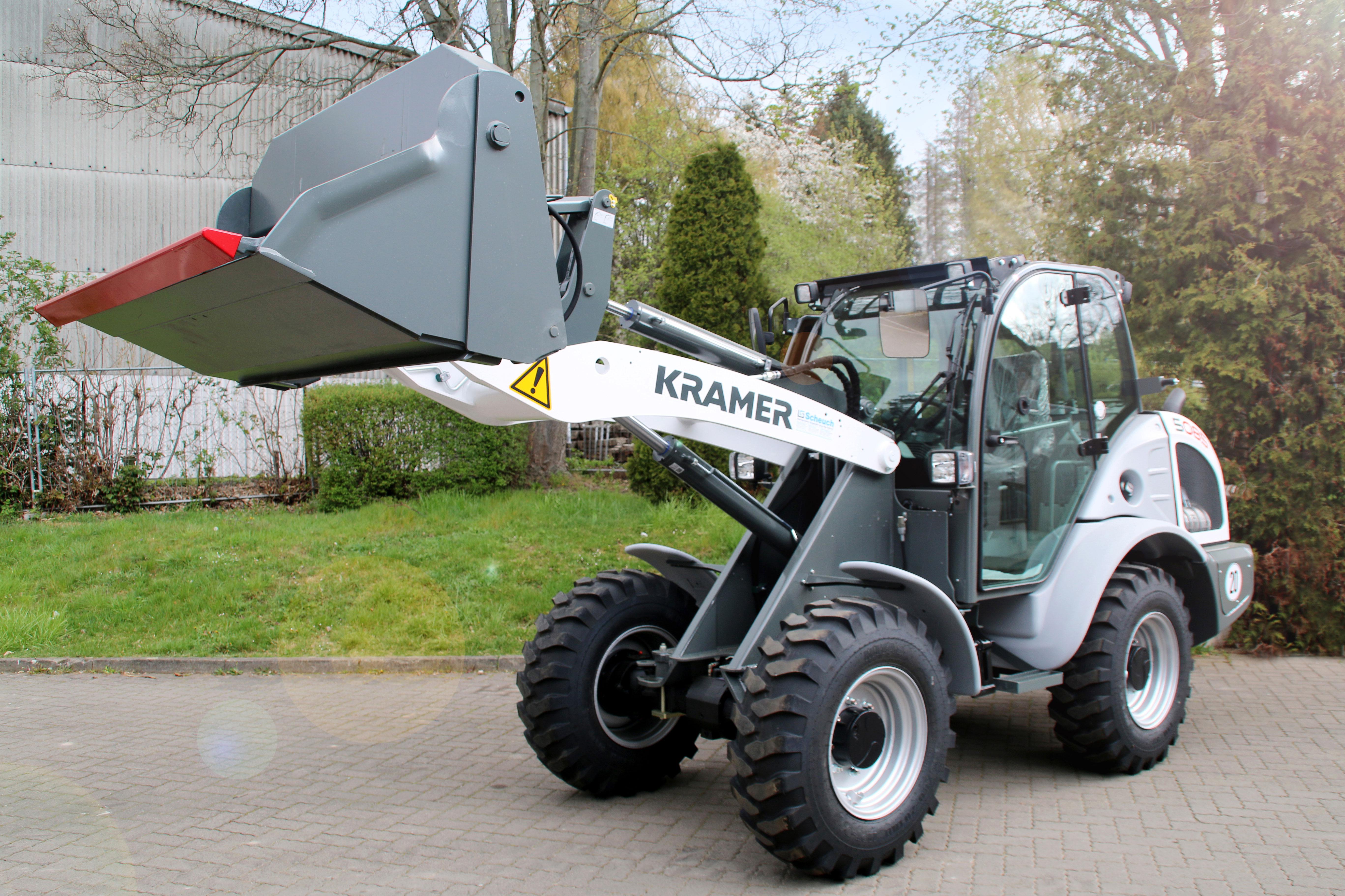 Radlader Kramer 5085 Weiß für Könnecke Begrünungen aus Niestetal