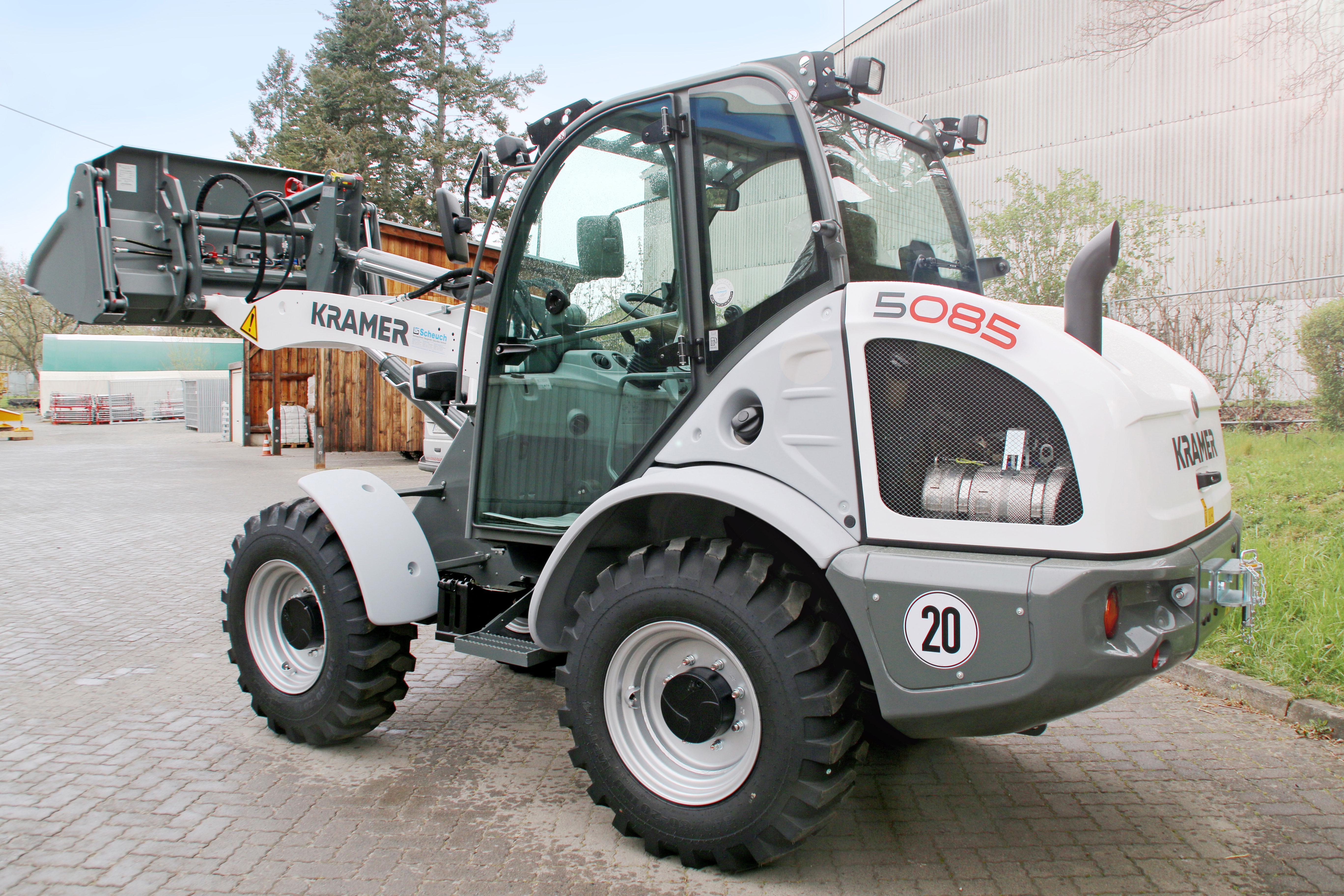 Radlader Kramer 5085 Weiß für Könnecke Begrünungen aus Niestetal
