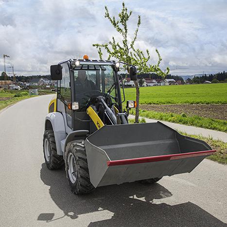 Radlader Minilader Lader Kompaktlader Stapler Schaufellader ungeteilter Rahmen Allradantrieb Allrad Kramer 5050 Action