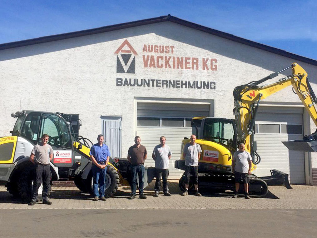 Übergabe Radlader Kramer 5085 und Kettenbagger Wacker Neuson ET90 an Vackiner Bauunternehmung aus Gemünden Wohra
