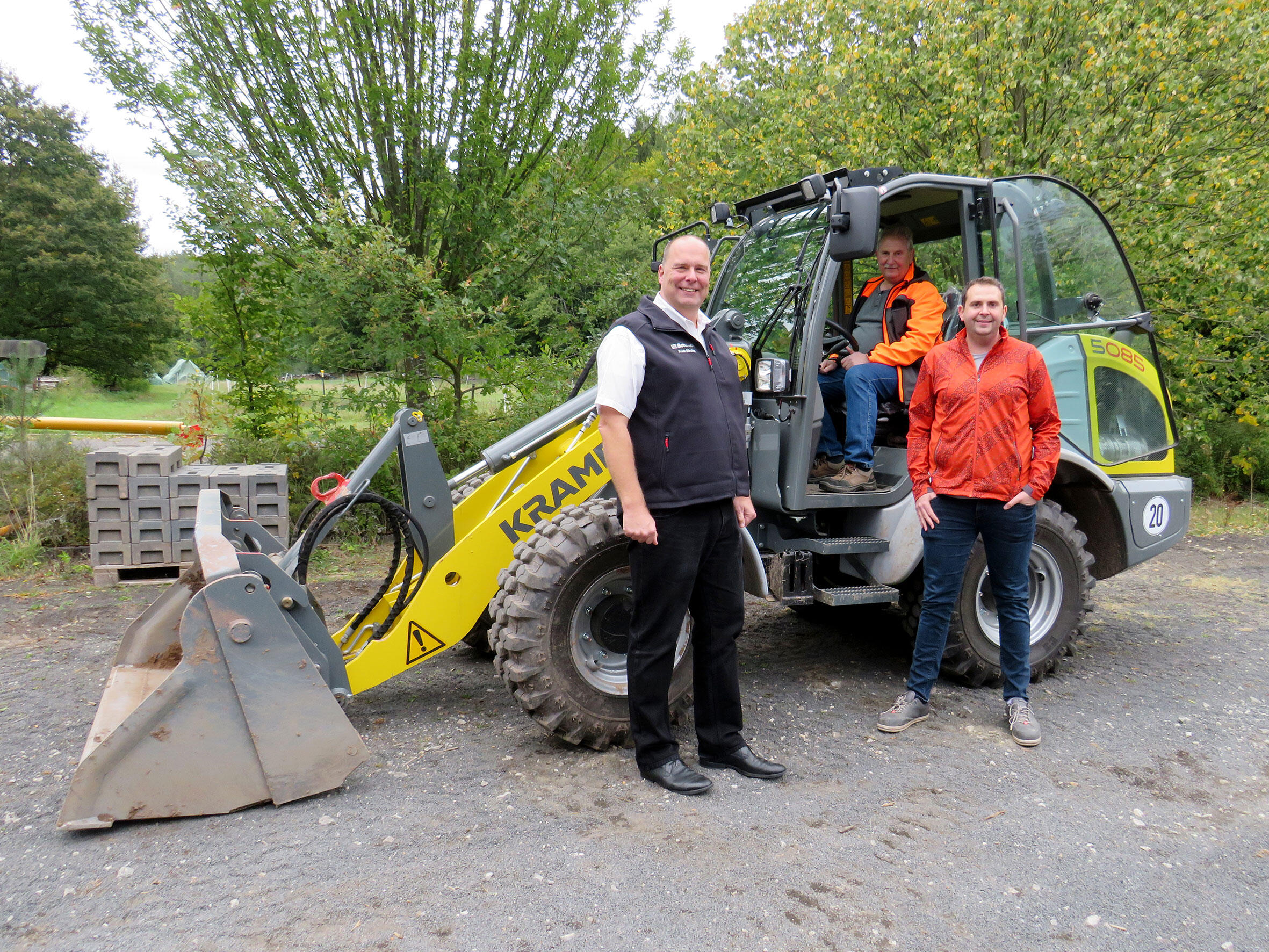 Übergabe Radlader Kramer 5085 an Bauunternehmen C. Gleim aus Bebra-Weiterode