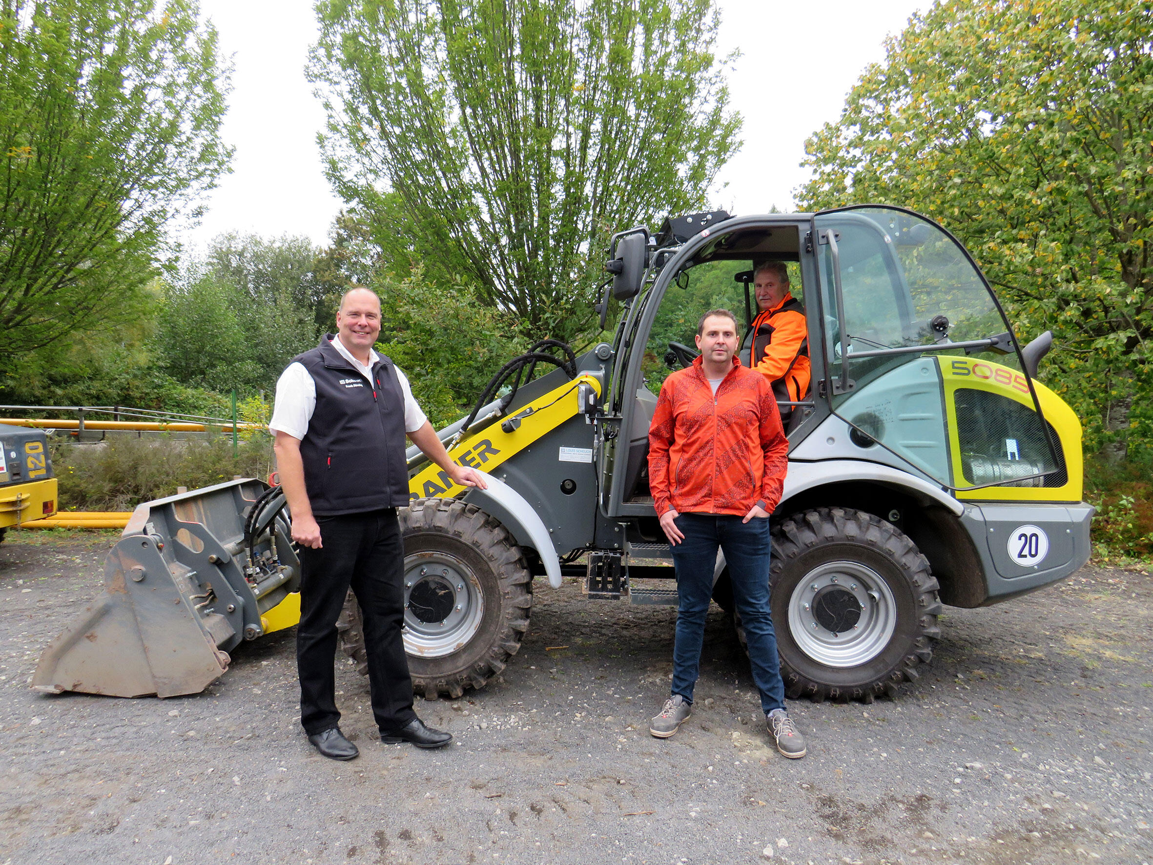 Übergabe Radlader Kramer 5085 an Bauunternehmen C. Gleim aus Bebra-Weiterode
