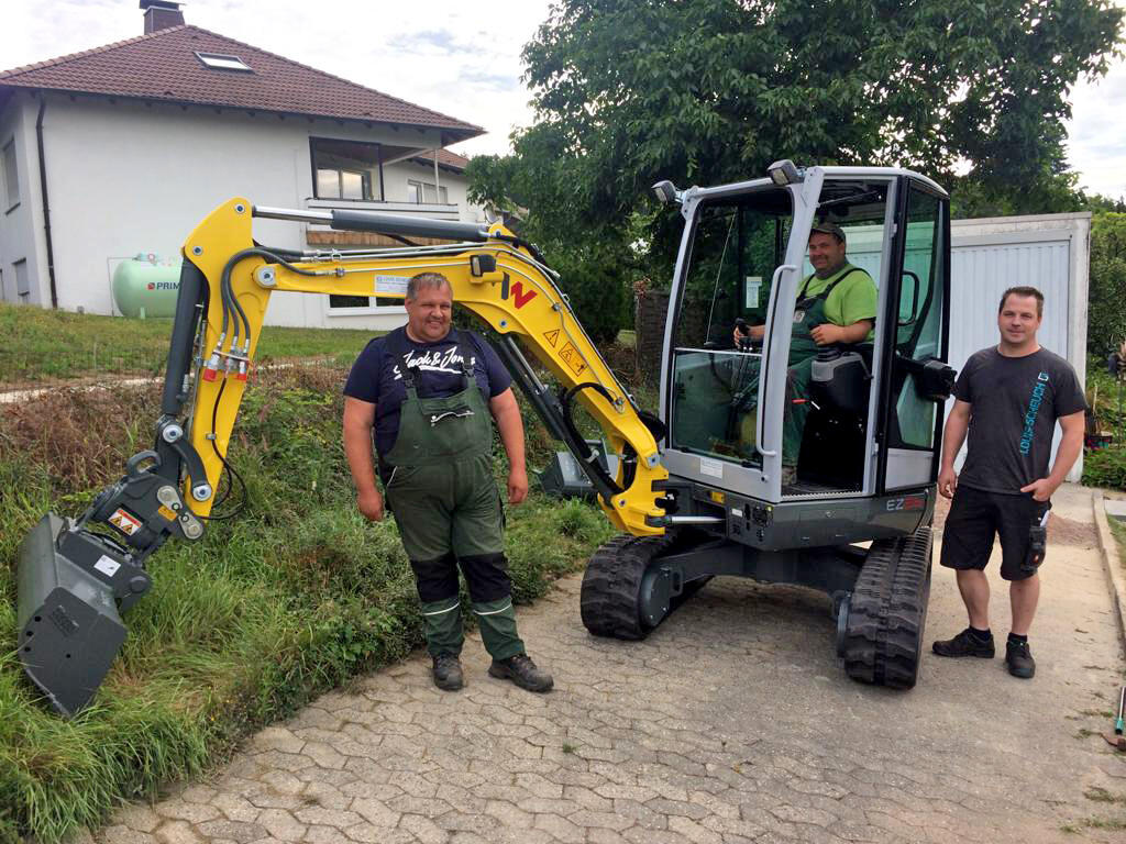 Übergabe Zero Tail Kettenbagger EZ26 an Martin Menke aus Hofgeismar