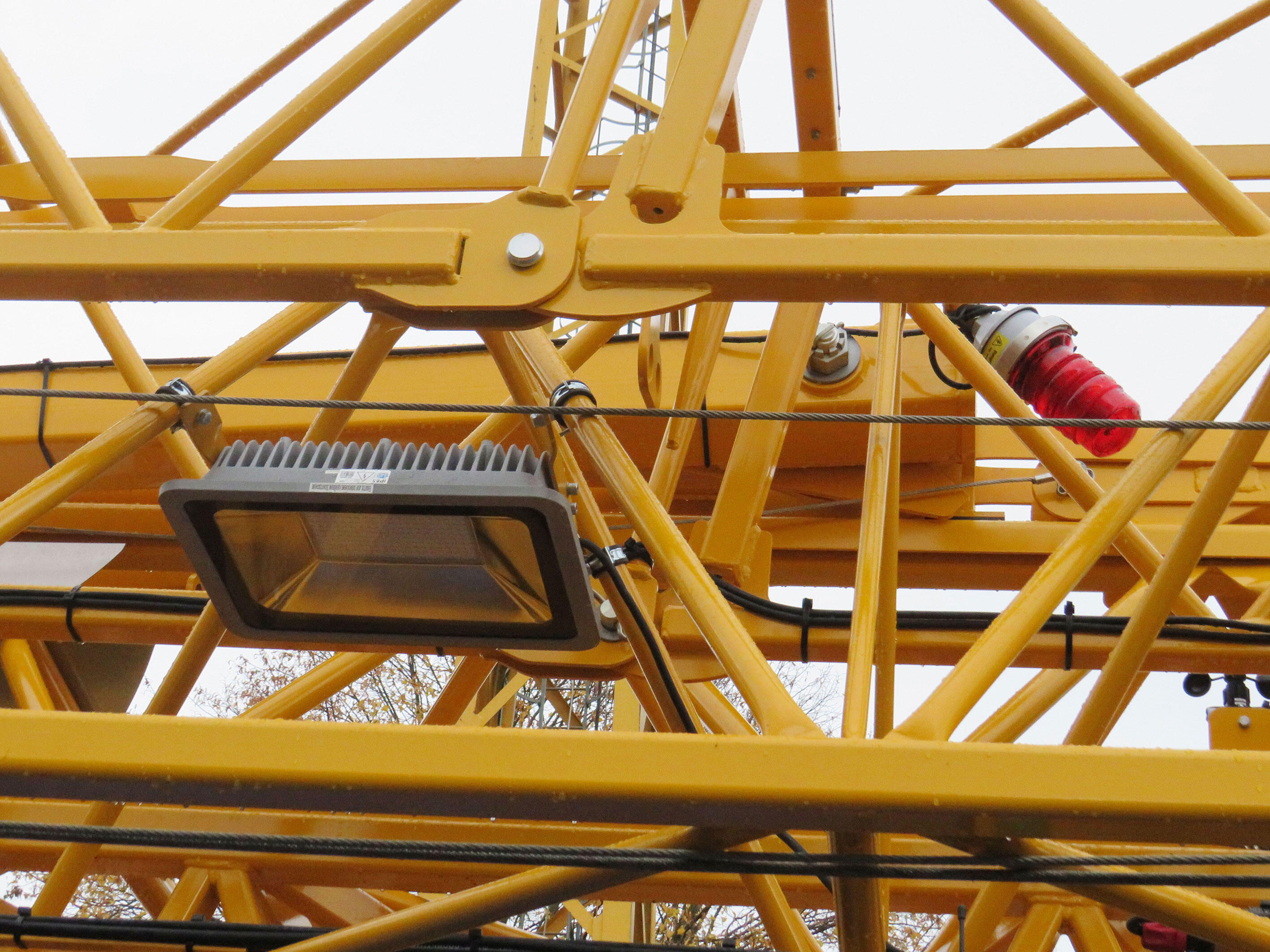 Selbstmontagekran Turmdrehkran Potain Igo T 85 für Fröde Bauunternehmung aus Homberg-Efze