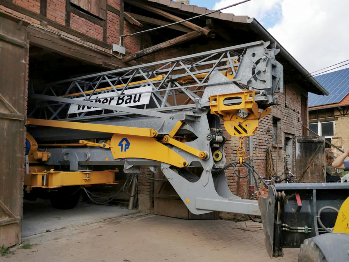 Schnelleinsatzkran Turmdrehkran Potain Igo MC 13 im Einsatz bei Weber Bau GmbH aus Bad Wildungen
