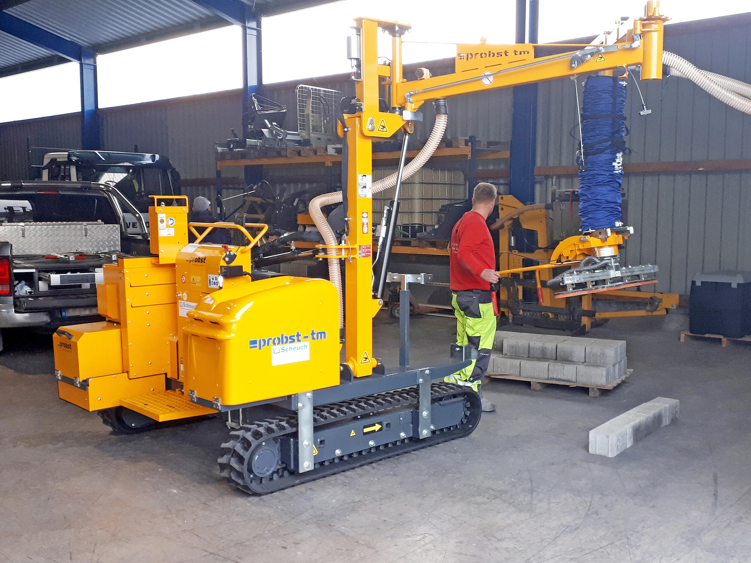 Übergabe des Probst Verlegetransporter Transmobil TM 150 an Andreas Hessland aus Wingerode