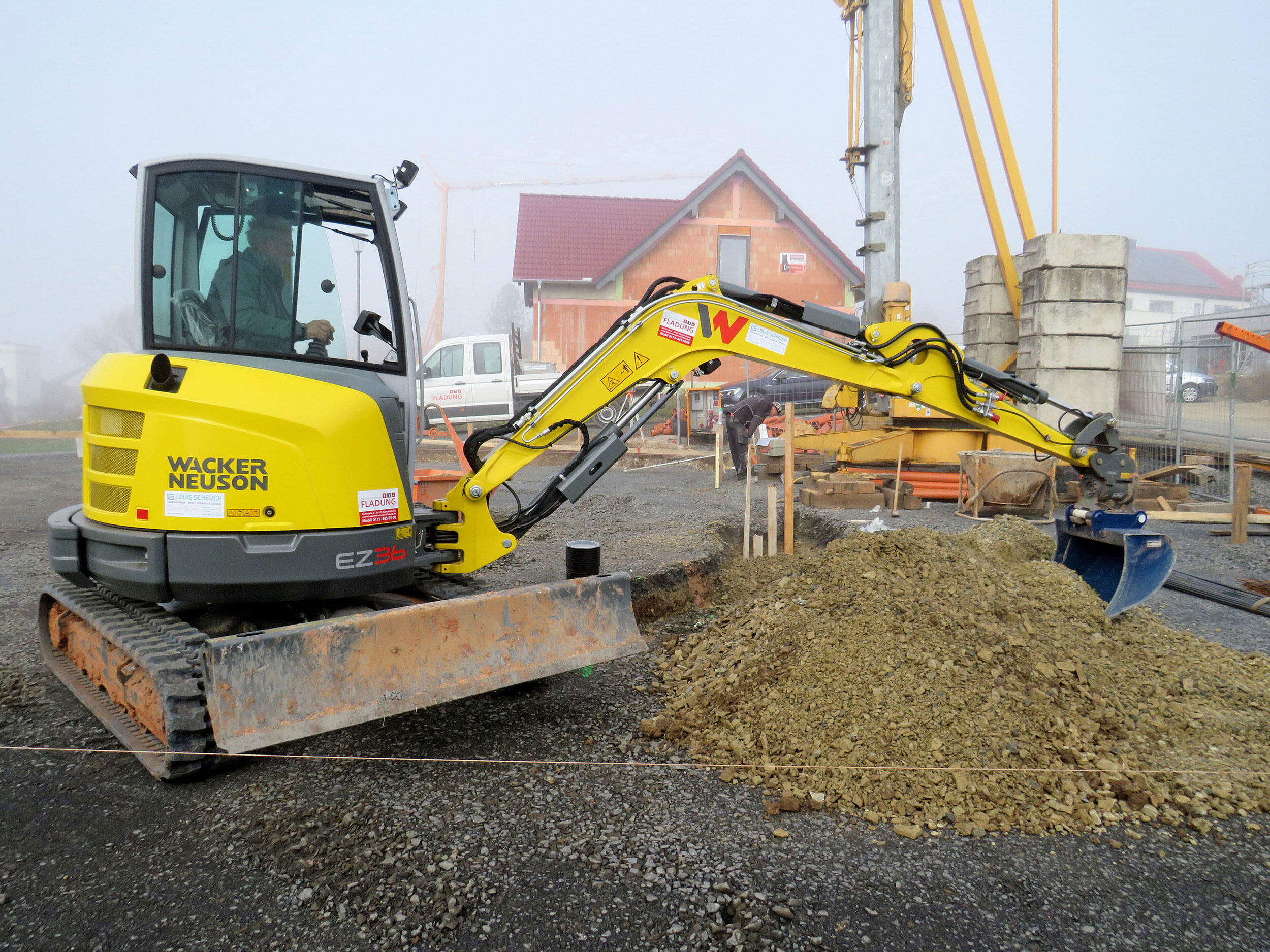 Wacker Neuson Zero Tail Kettenbagger EZ36 im Einsatz beim Bauunternehmen Fladung aus Nüsttal-Morles