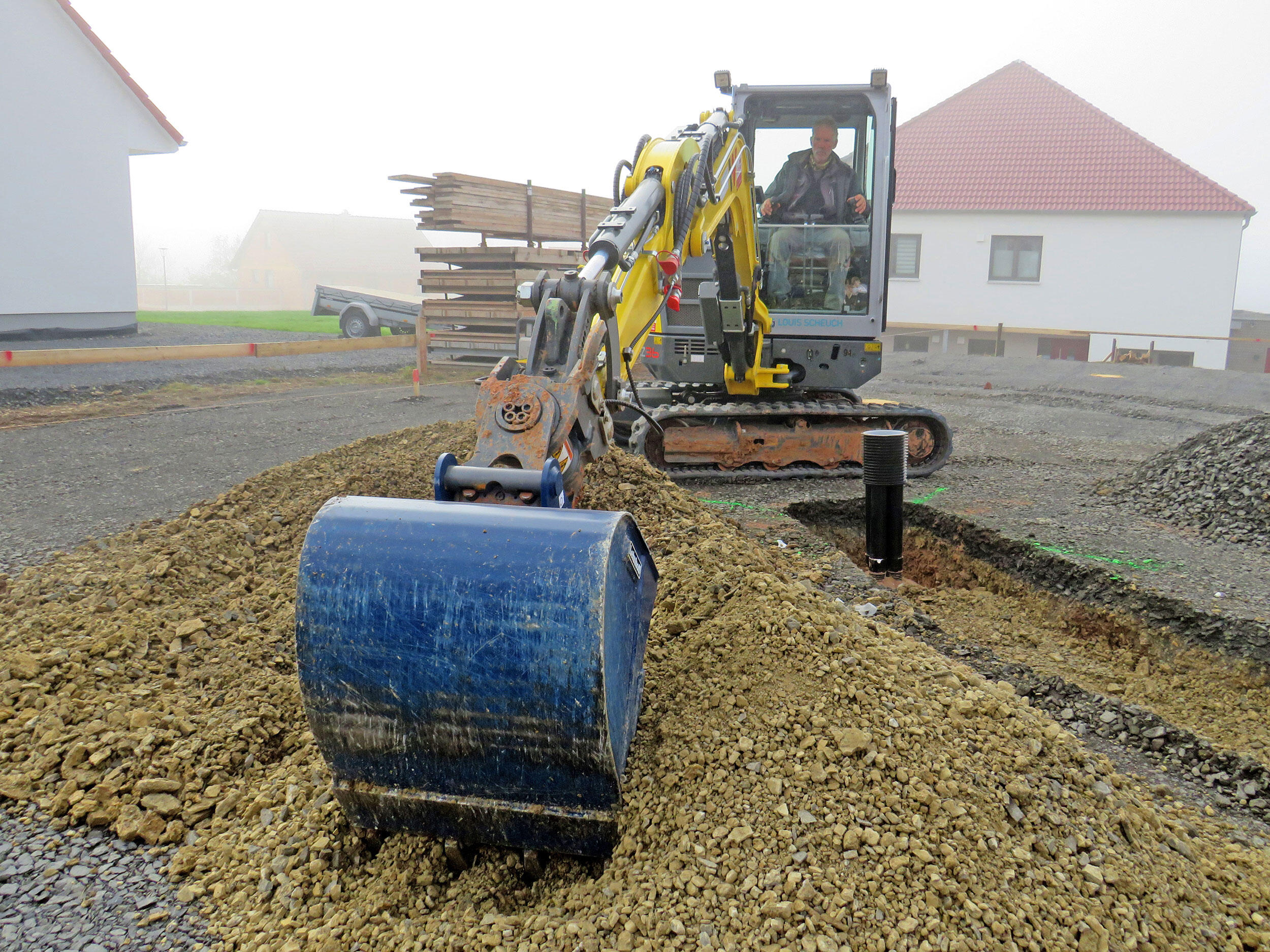 Wacker Neuson Zero Tail Kettenbagger EZ36 im Einsatz beim Bauunternehmen Fladung aus Nüsttal-Morles
