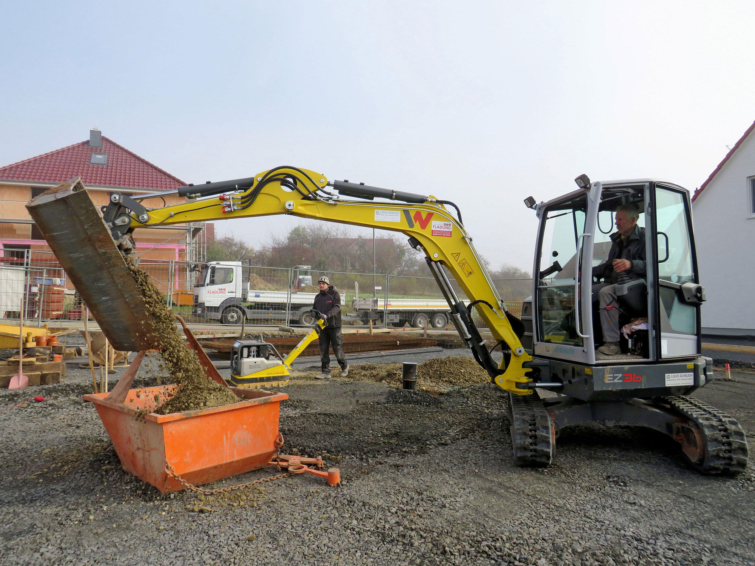 Wacker Neuson Zero Tail Kettenbagger EZ36 im Einsatz beim Bauunternehmen Fladung aus Nüsttal-Morles