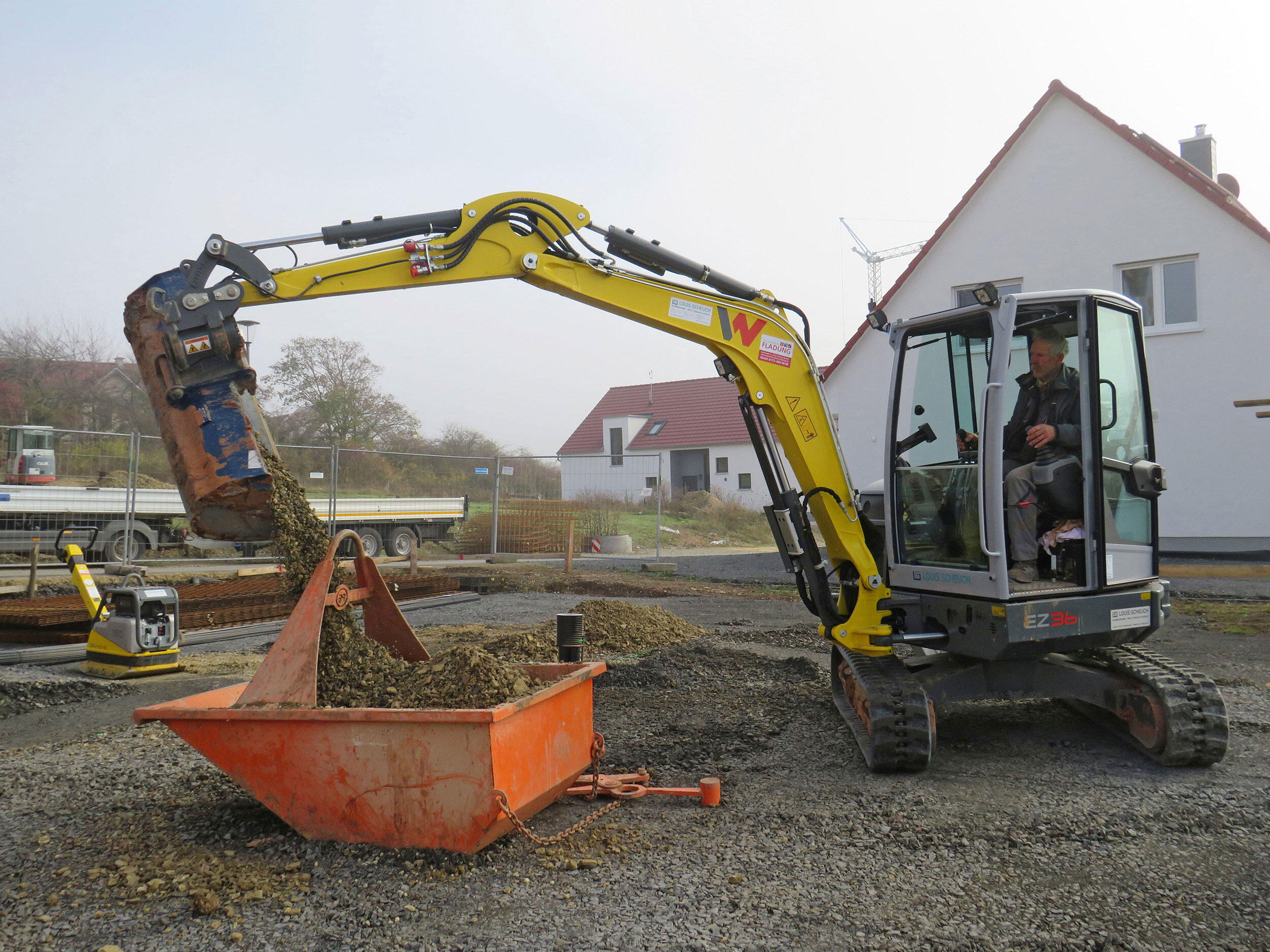 Wacker Neuson Zero Tail Kettenbagger EZ36 im Einsatz beim Bauunternehmen Fladung aus Nüsttal-Morles