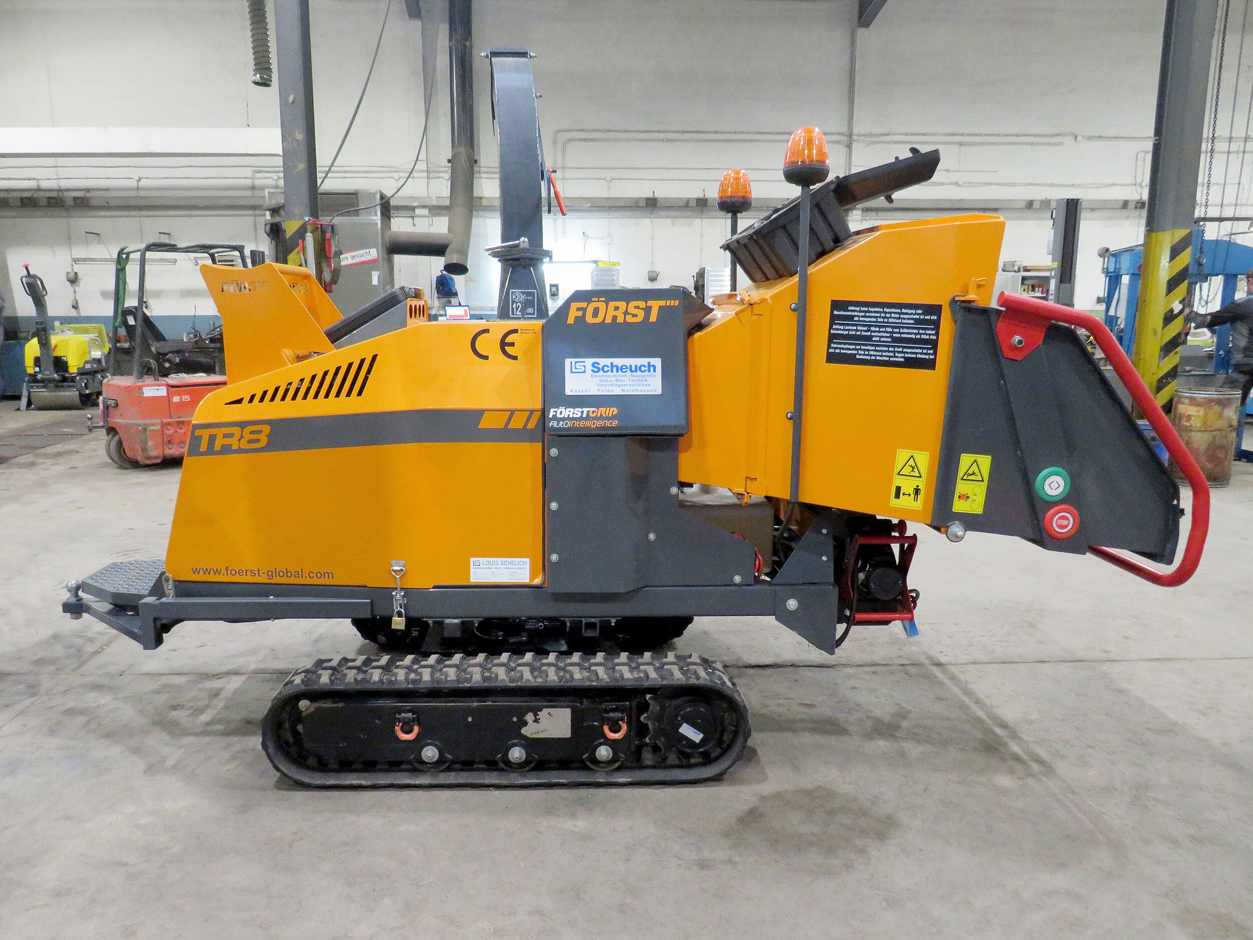 Übergabe eines Först TR8 Raupenhäckslers an Florian Schlosser aus Lenzkirch