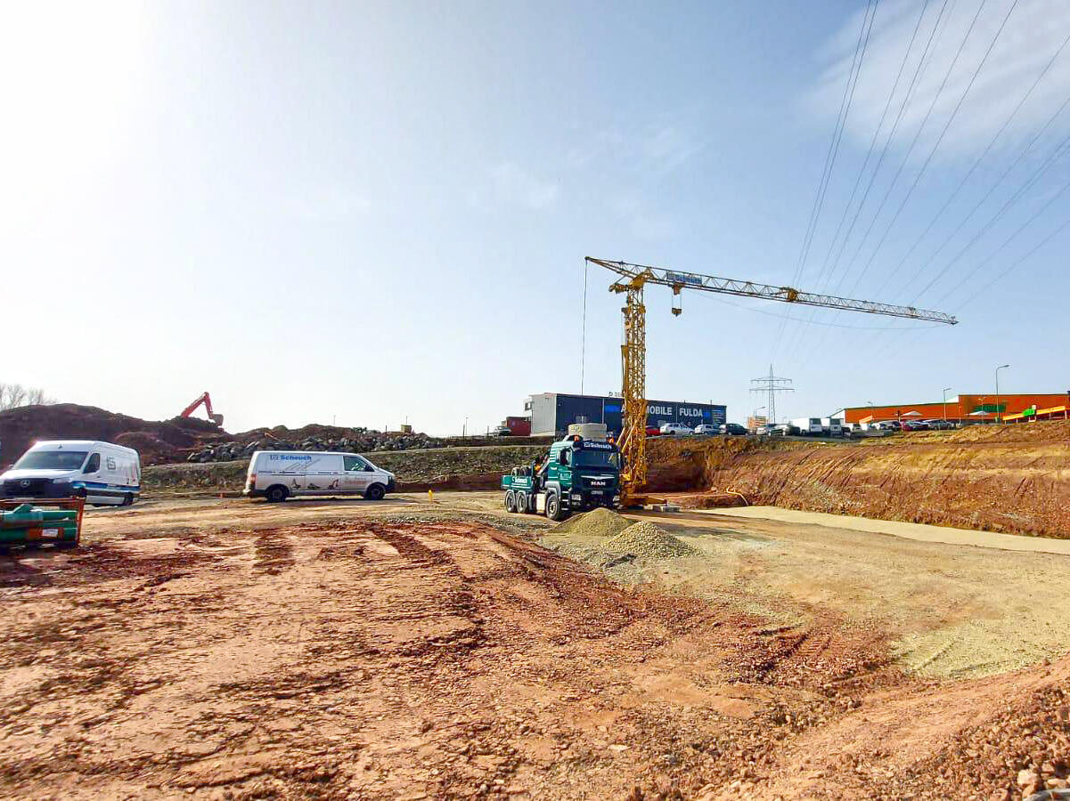 Turmdrehkran Potain 326 D im Einsatz bei August Bock & Sohn in Künzell