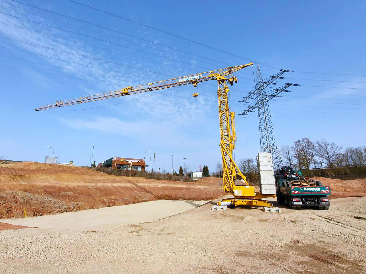 Turmdrehkran Potain 326 D im Einsatz bei August Bock & Sohn in Künzell