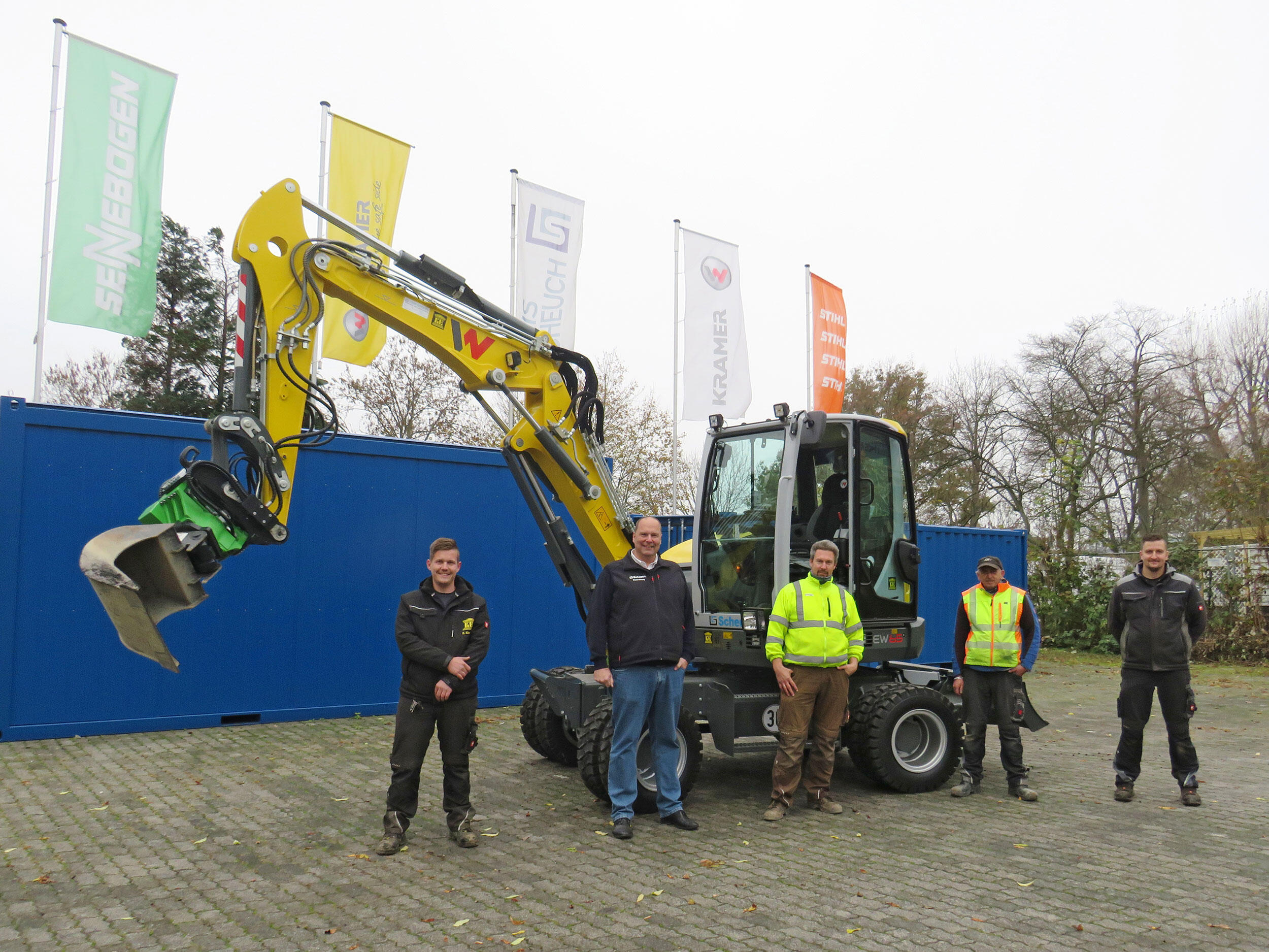 Übergabe eines Mobilbaggers Wacker Neuson EW65 an Konrad Emmeluth GmbH & Co. KG aus Kassel