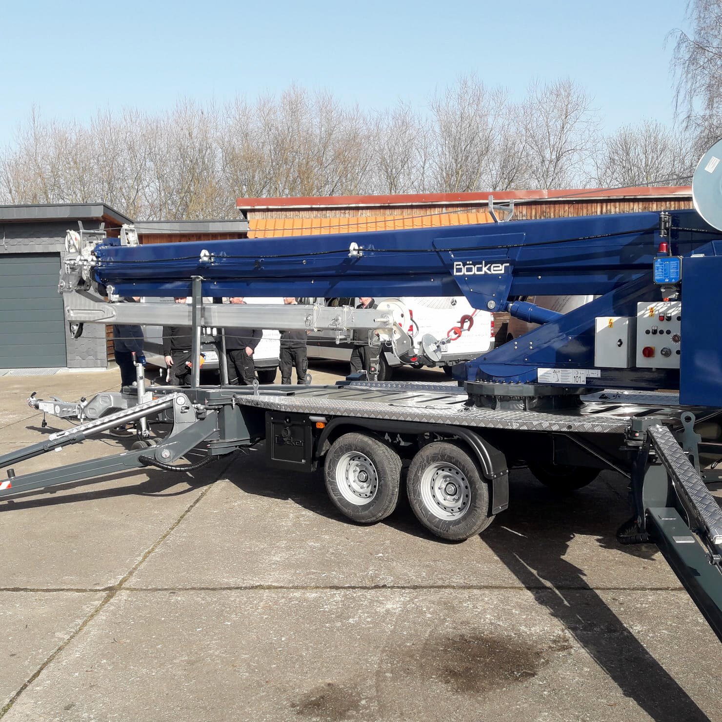 Übergabe Böcker Anhängerkran AHK 30/1500 KS an das Baugeschäft Brachmann in Nordhausen