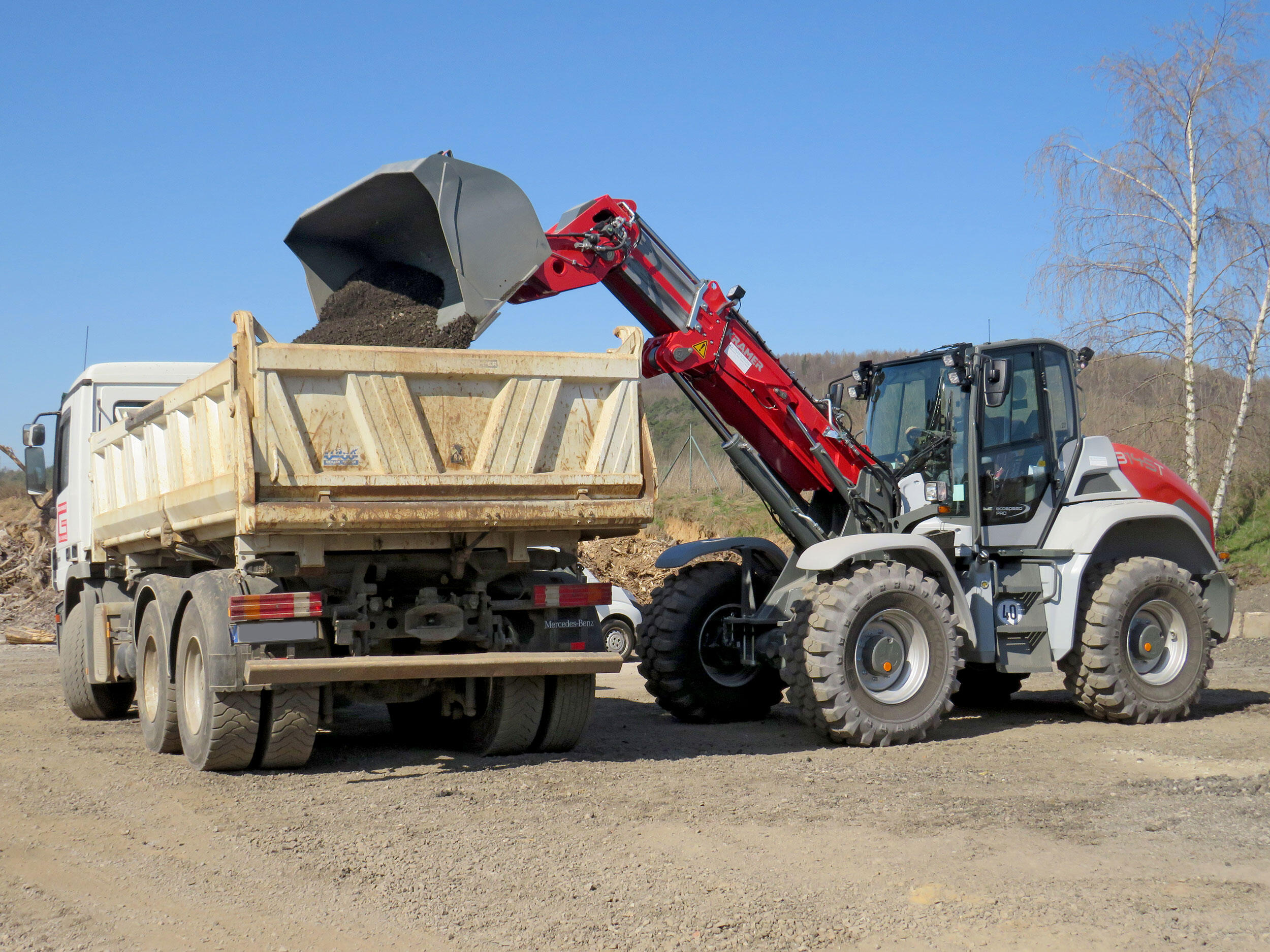 Teleskopradlader Kramer 8145T im Einsatz bei Heiko Grandjot in Hofgeismar