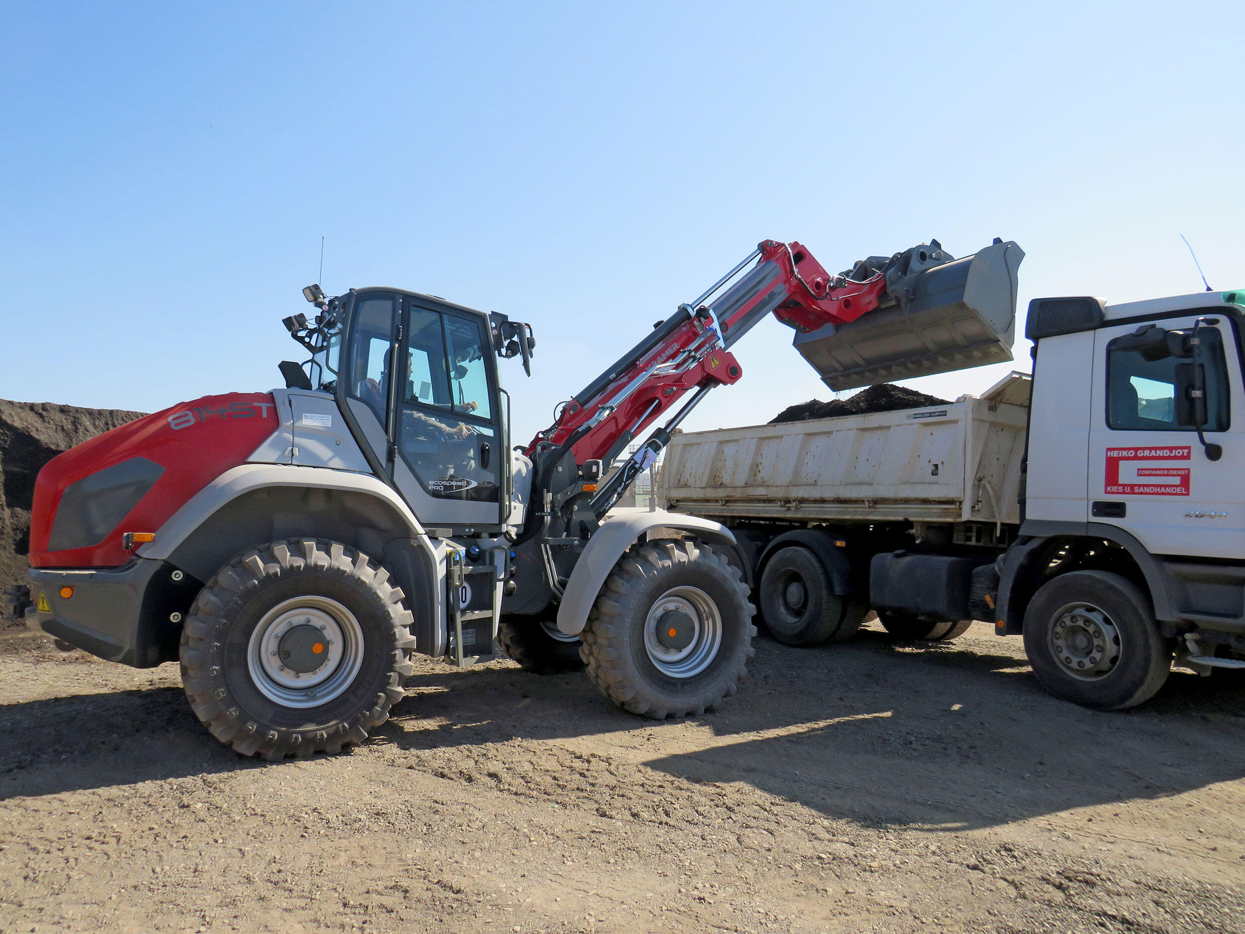 Teleskopradlader Kramer 8145T im Einsatz bei Heiko Grandjot in Hofgeismar