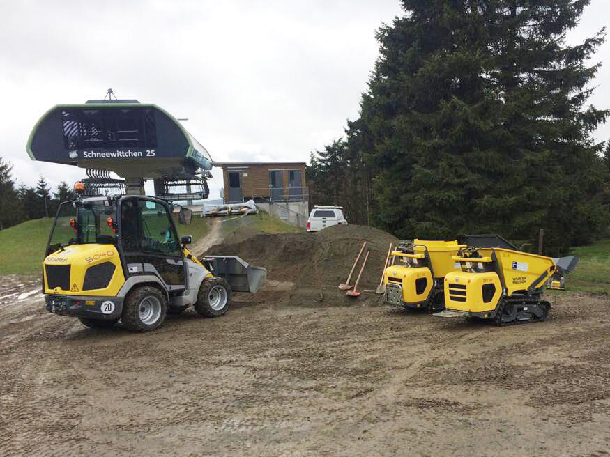 Wacker Neuson Kettendumper DT10 und Wacker Neuson Rüttelplatte WPU1550A für Firma Klante aus Winterberg