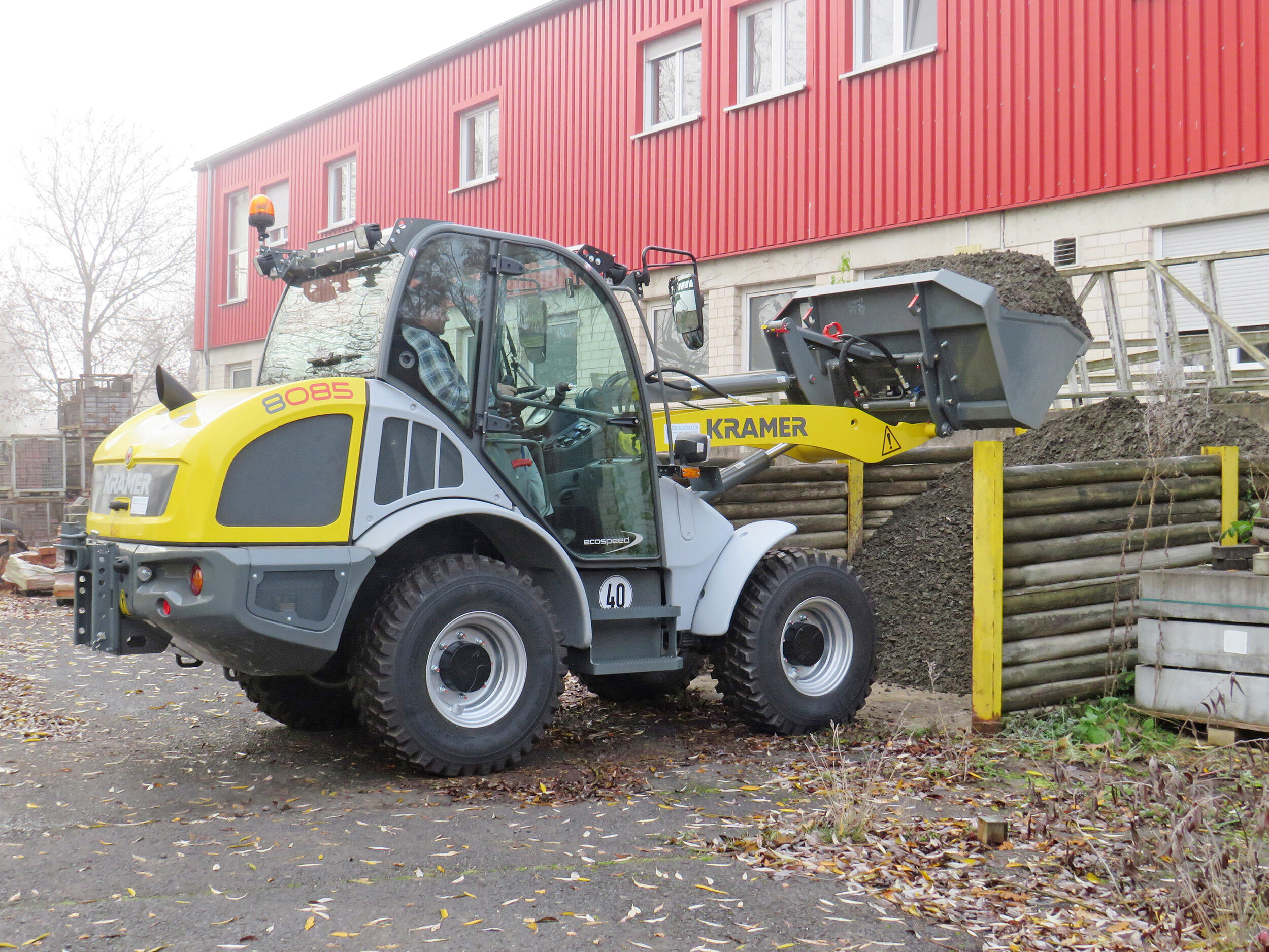 Übergabe Kramer Radlader 8085 an Marktgemeinde Burghaun