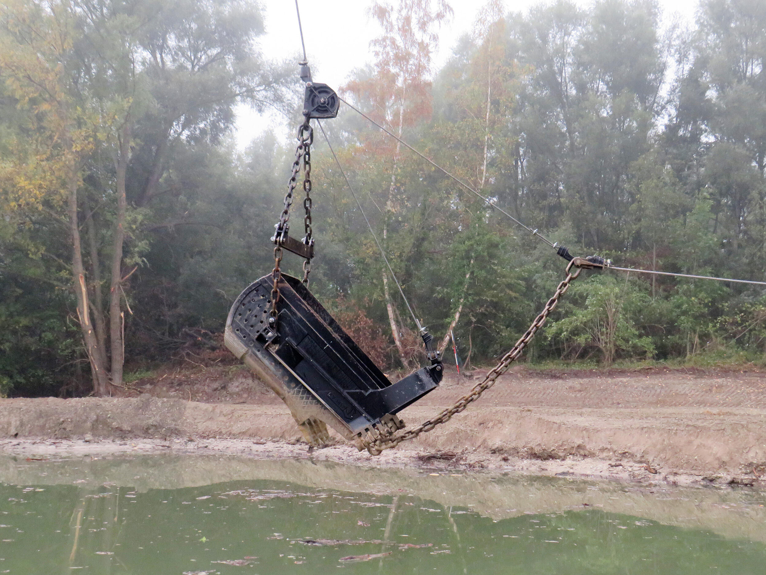 Sennebogen Seilbagger 655 E mit Schleppschaufel im Einsatz bei Firma Schlotmann in Hövelhof